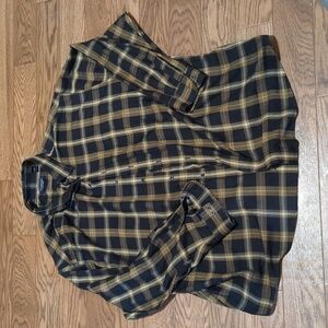 Men's plaid button down shirt